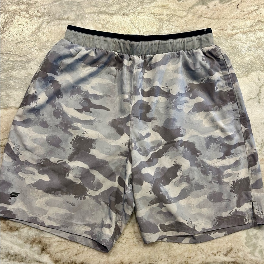 Fabletics Fundamental Shorts 7” inseam - Picture 3 of 4